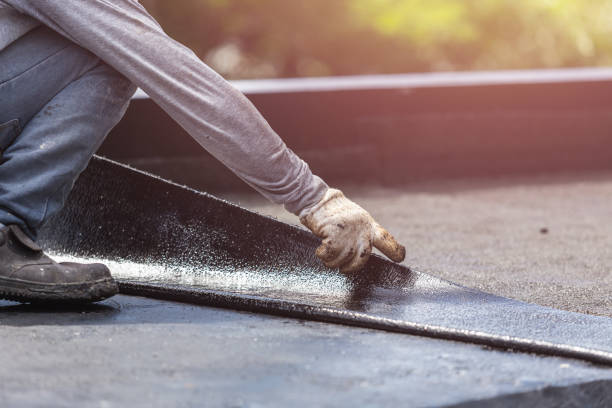 Professional Vapor Barrier Installation technician working in Troy, MI